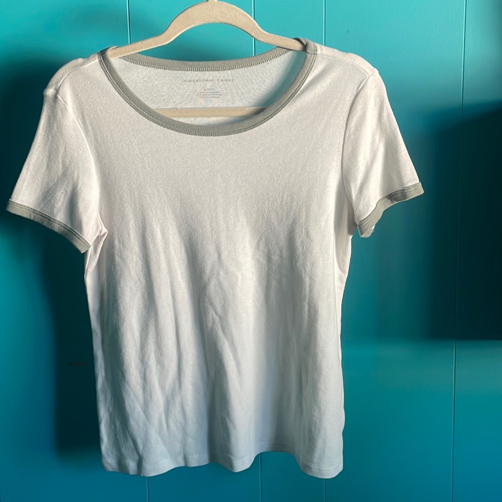 American Eagle t shirt size small